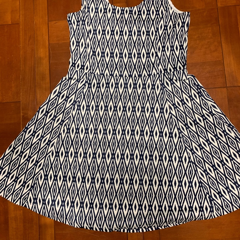 H&M Divided Diamond Pattern Midi dress Blue/Wht